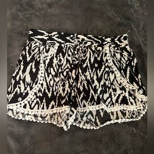 Just Love black and white flowy shorts